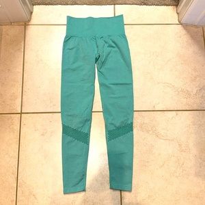 NVGTN workout leggings